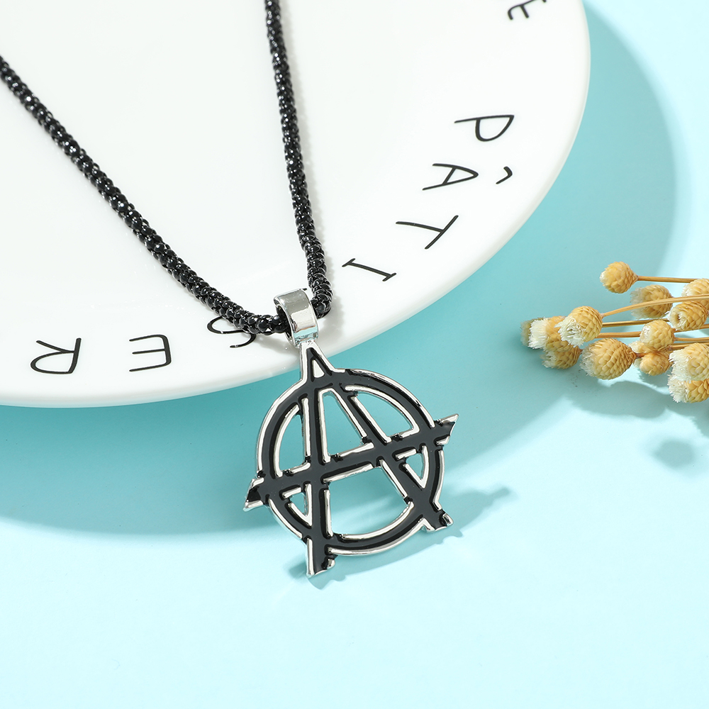 Vintage Collectible Item - Colar com Símbolo do Letra A