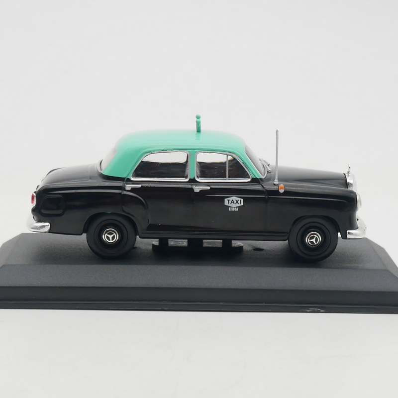 IXO 1:43 Escala Miniatura em L - Vintage Collectible Toys avaliação e preço