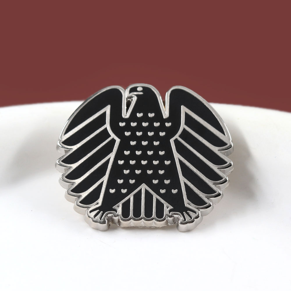 Broche Alemão Federal Black Ha - Collectible Vintage Brooches avaliação e preço
