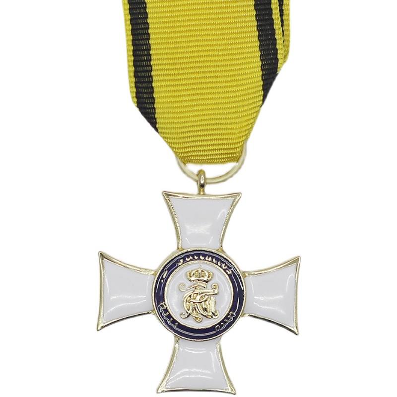 Clássico cruz medalha réplica  - Collectible Vintage Brooches avaliação e preço
